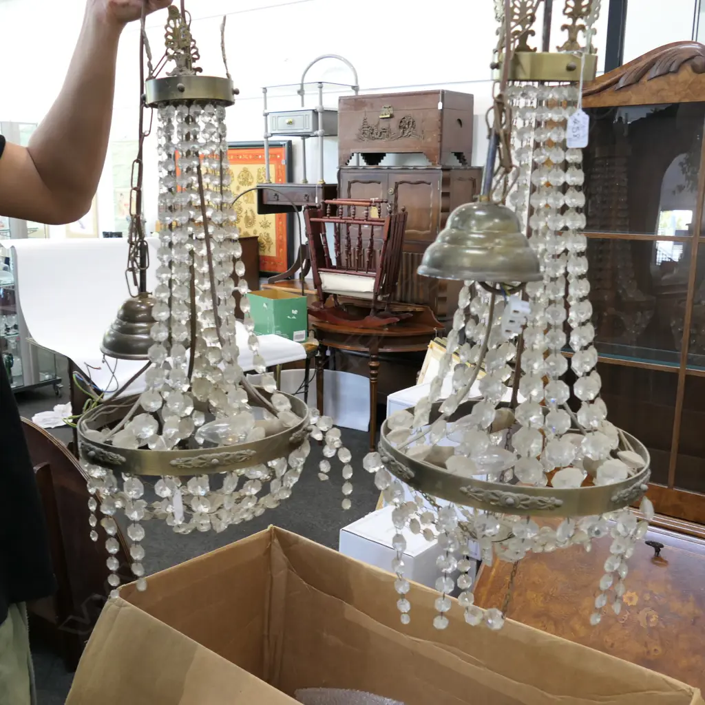 PAIR OF WATERFALL CHANDELIERS Image 1++