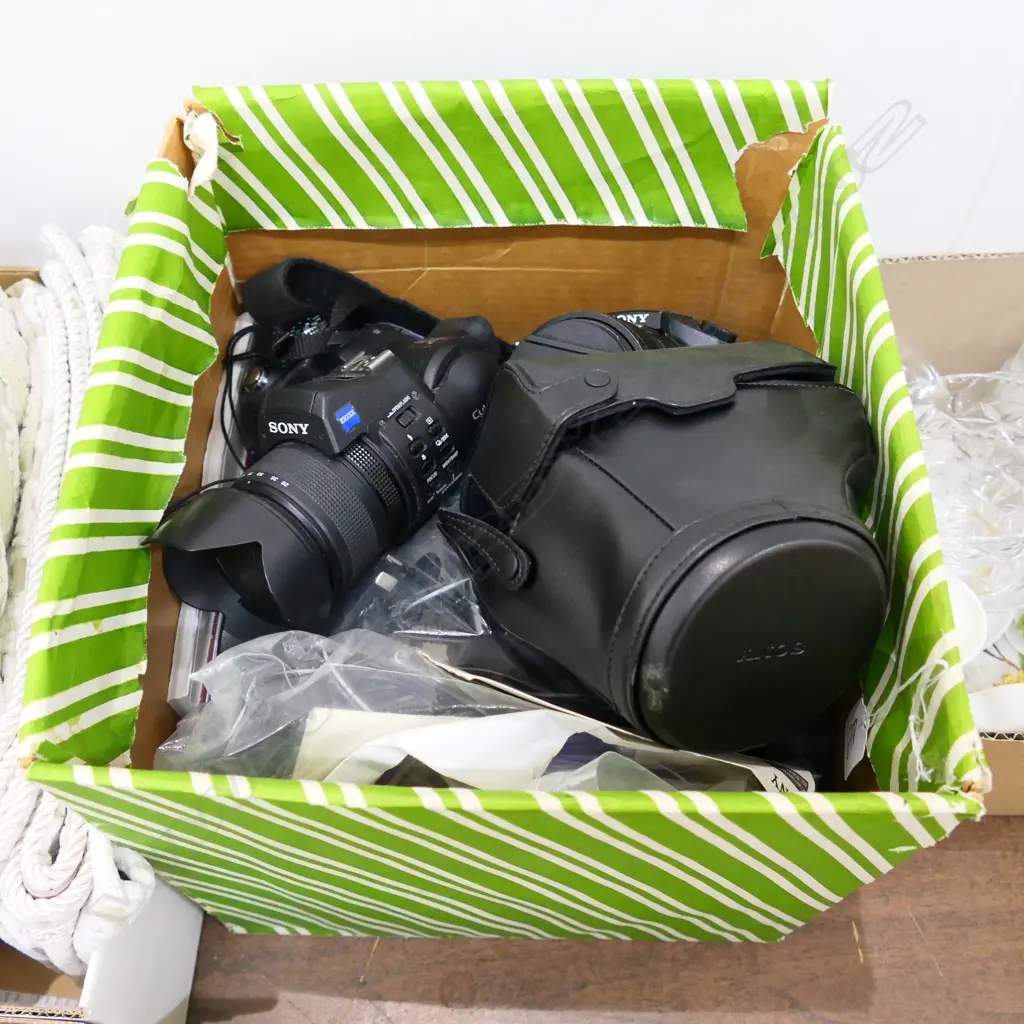 ASST CAMERA GEAR / 2 SONY CAMERAS ETC Image 1++
