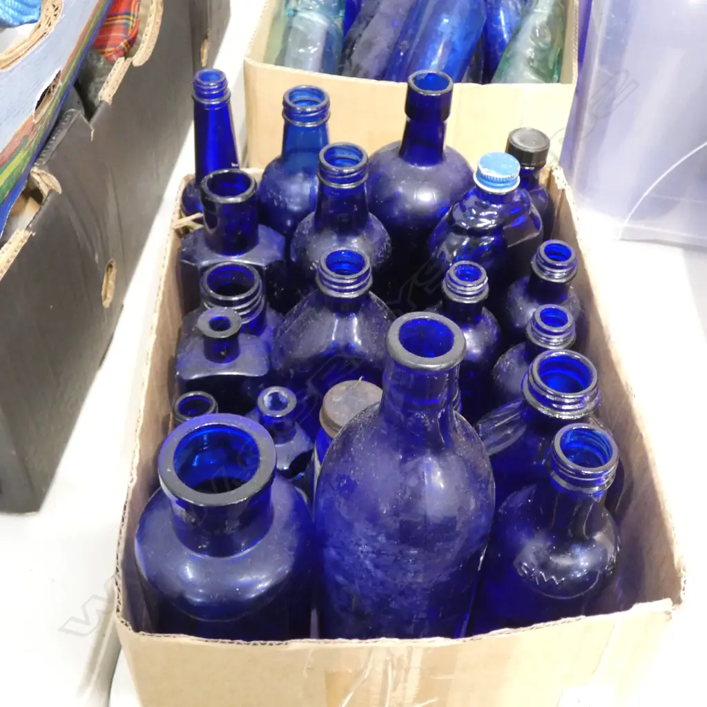 BOX COBALT BLUE BOTTLES Image 1++