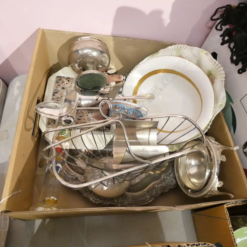 LOT ASST EP WARE/W/WOOD/CHINA /CUTLERY ETC Image 1++