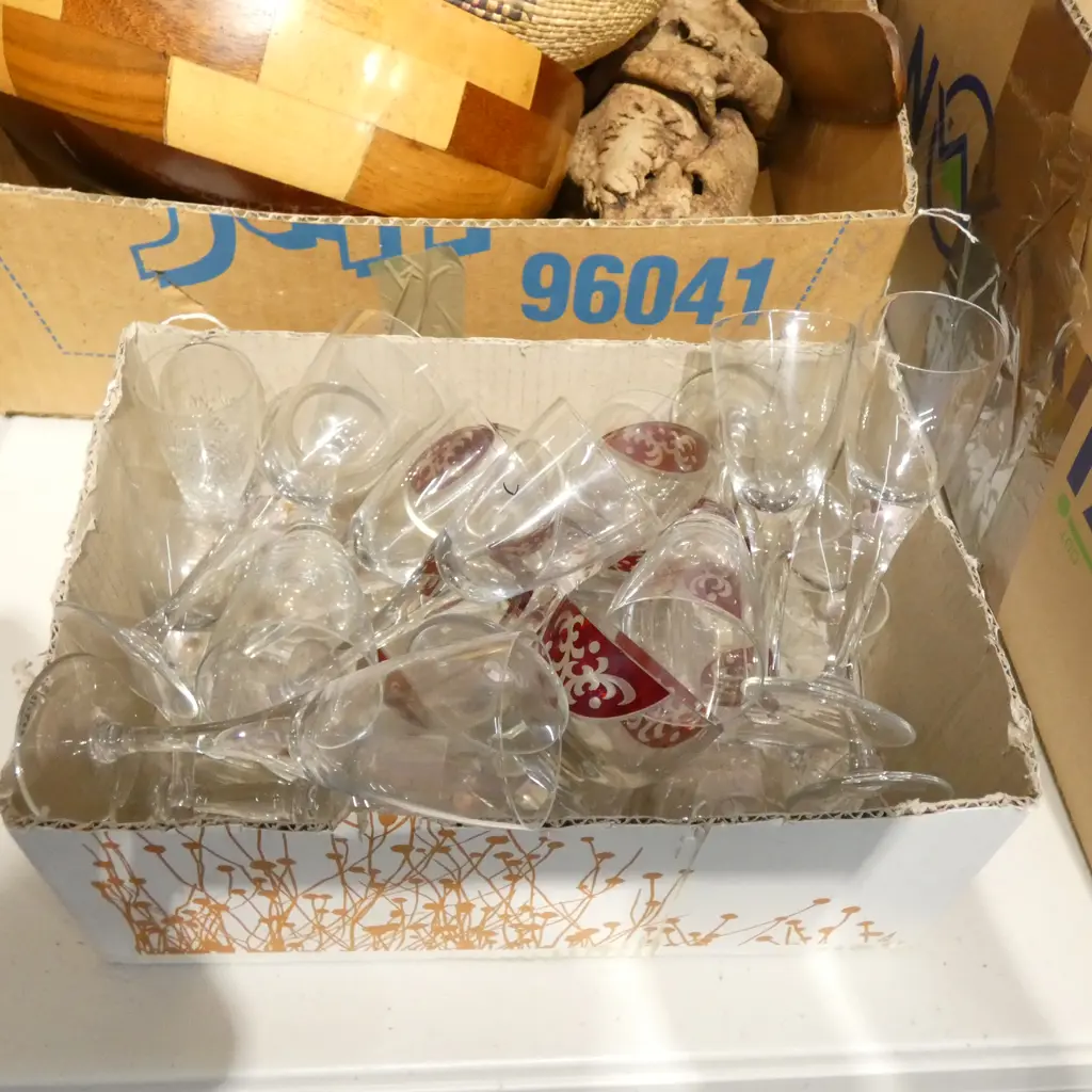 BOX LOT ASST. SHOT GLASSES  Image 1++