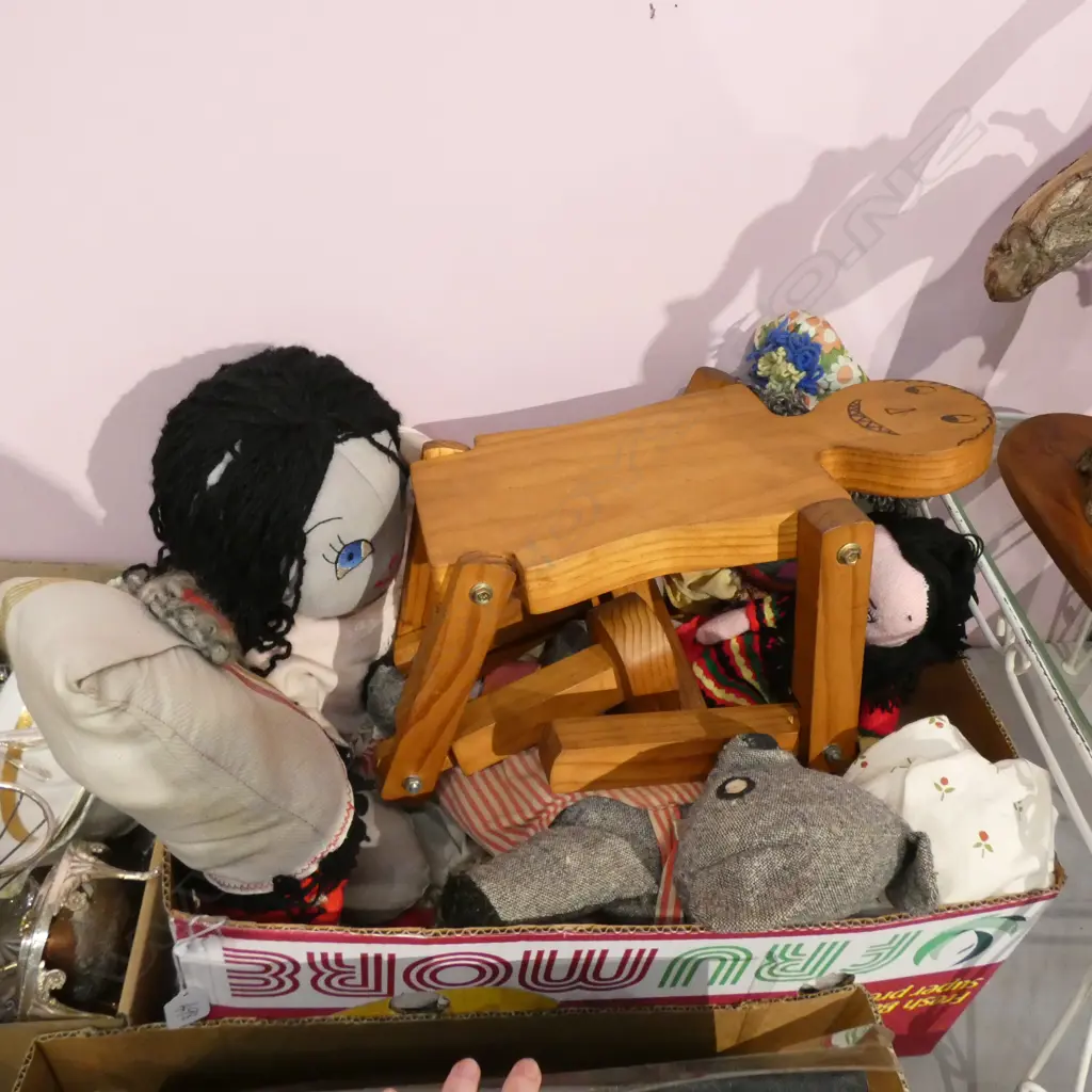 1 BOX OF SOFT TOYS + WOODEN MAN Image 1++