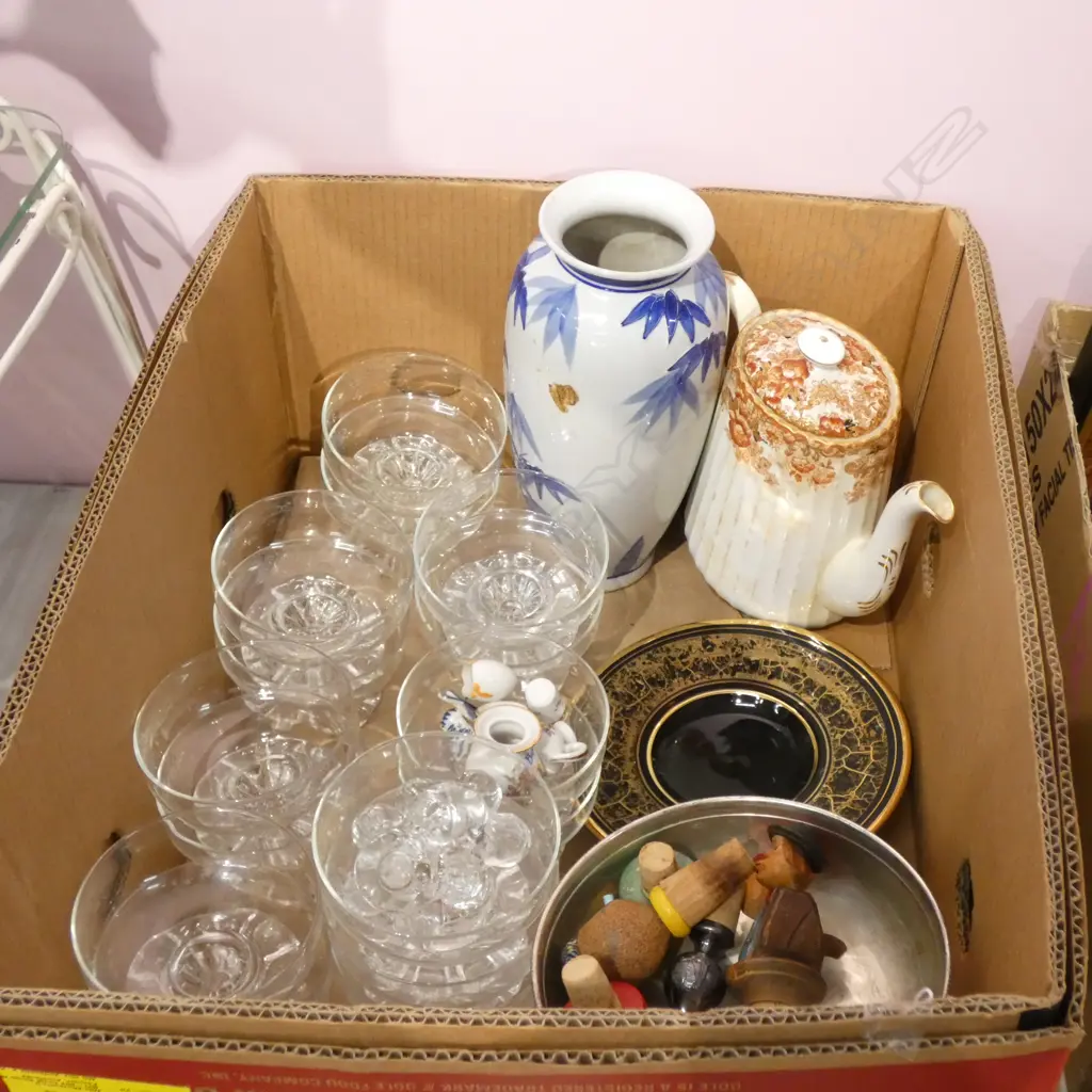 LOT ASST CRYSTAL CHINA ETC Image 1++