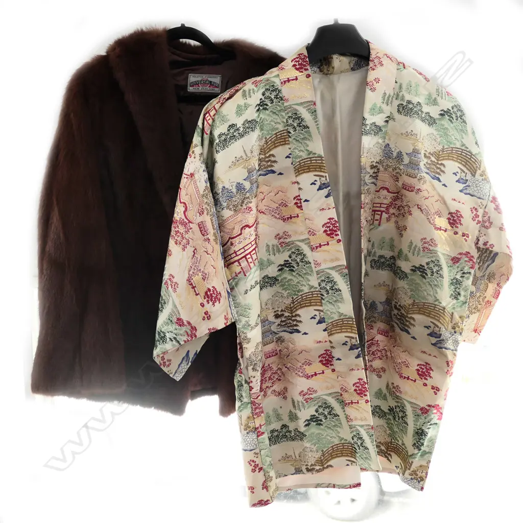 VINTAGE MINK COAT & ORIENTAL SILK KIMONO JACKET Image 1++
