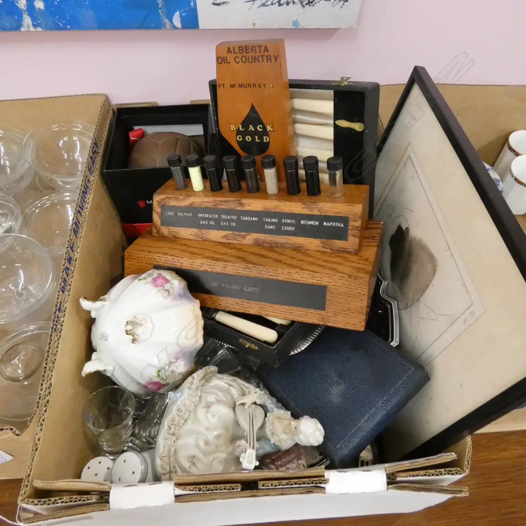 BOX LOT BOXED CUTLERY, FISH KNIVES, EPNS ETC Image 1++