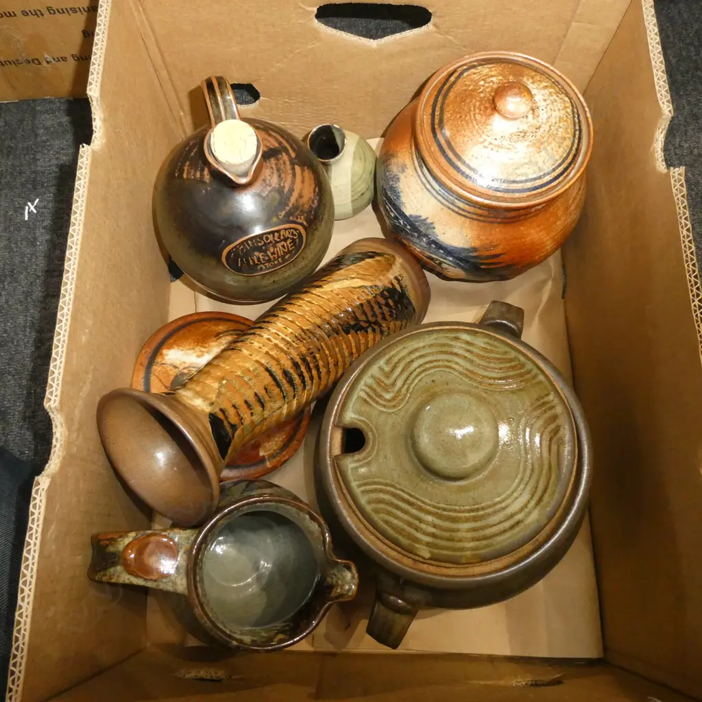 LOT ASST POTTERY NORFOLK ETC Image 1++