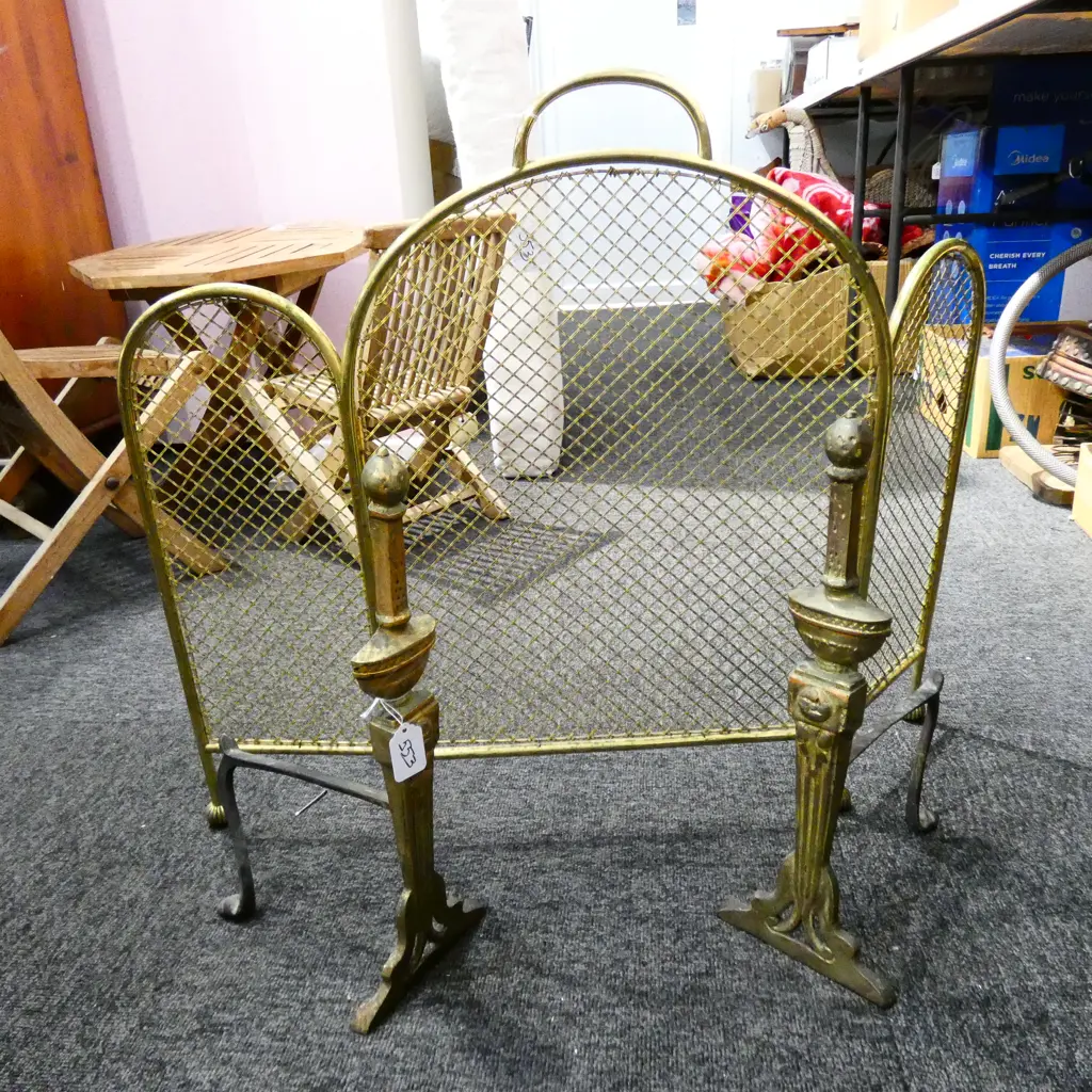 BRASS FIRESCREEN H. 590MM & PR FIRE DOGS  Image 1++