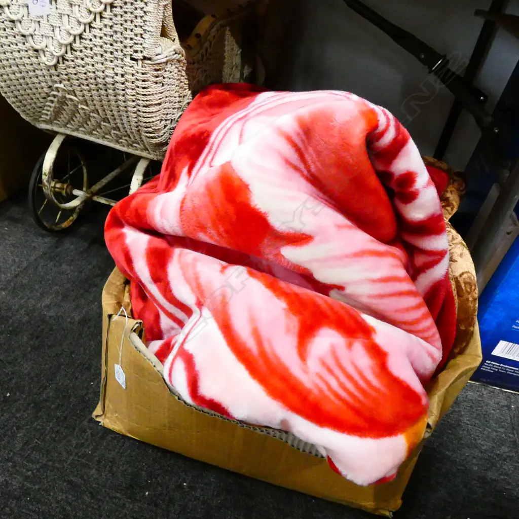 MULTICOLOURED BED THROW 220X240 Image 1++