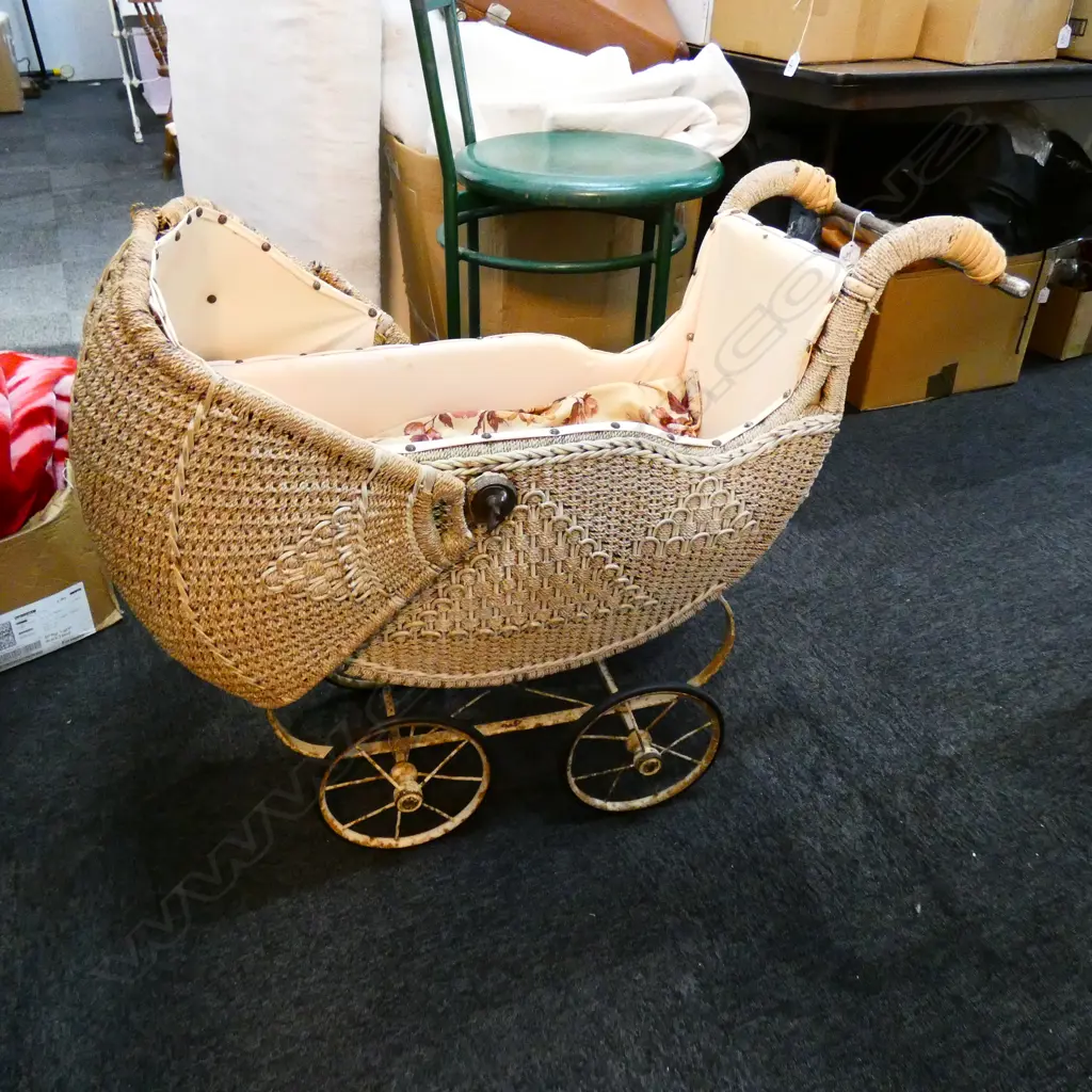 CANE PRAM Image 1++