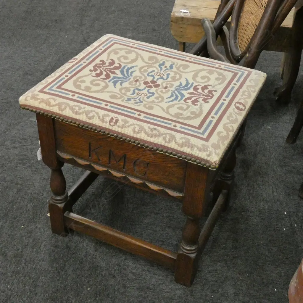 UPHOLSTERED NEEDLEWORK STOOL H. 470MM Image 1++