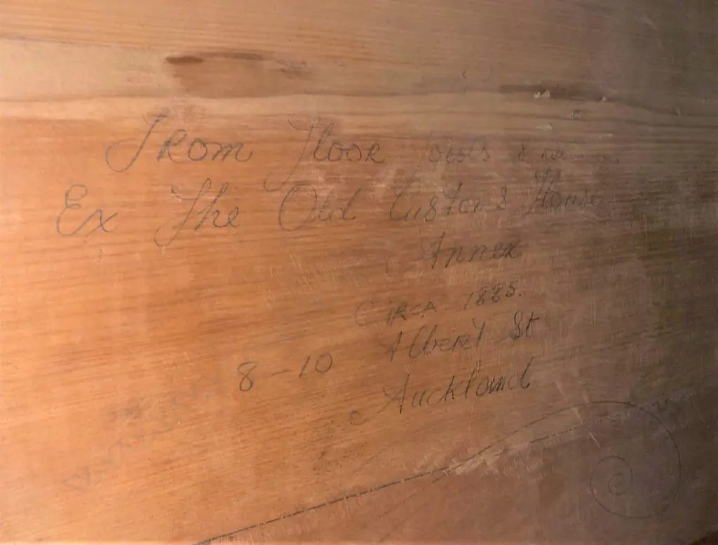 THICK PLANK KAURI COLONIAL STYLE TABLE L. 1590MM Image 1++
