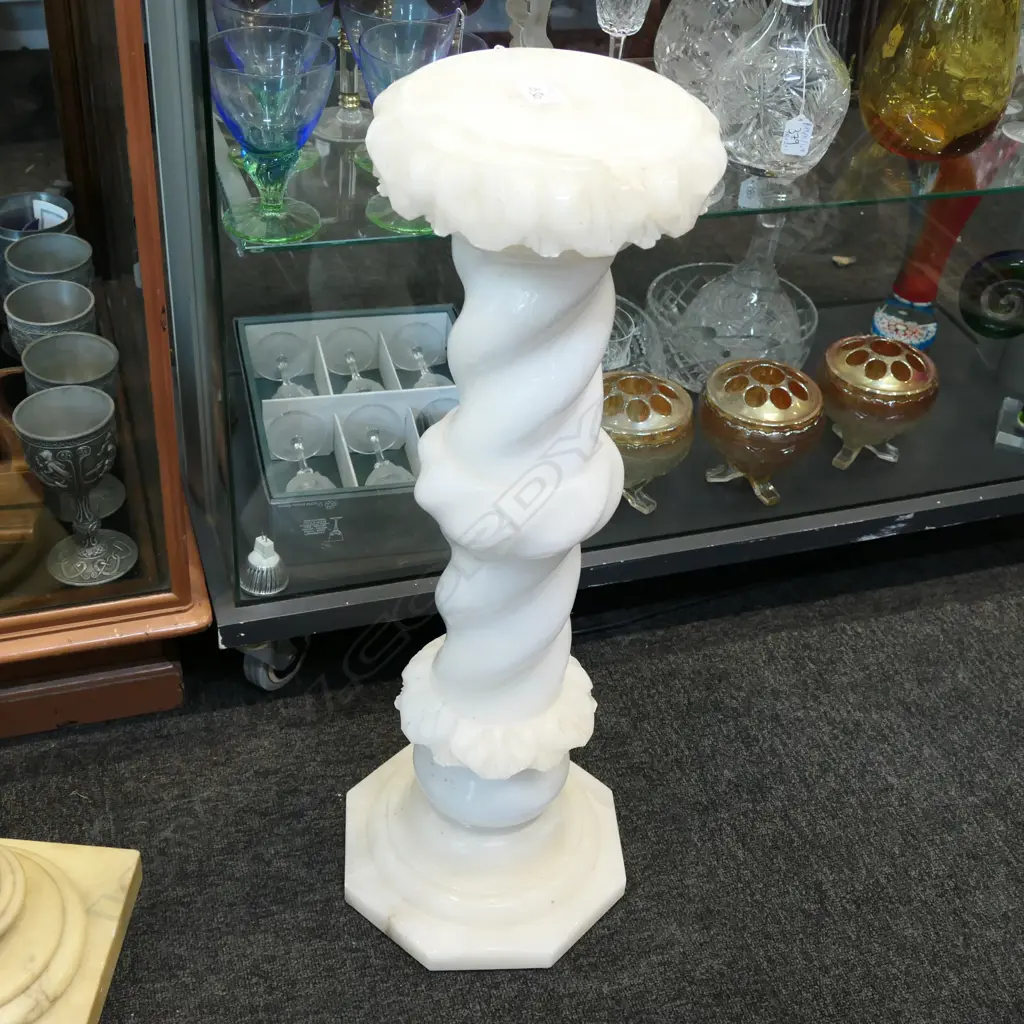 WHITE TONED ALABASTER TORCHERE/PLINTH Image 1++