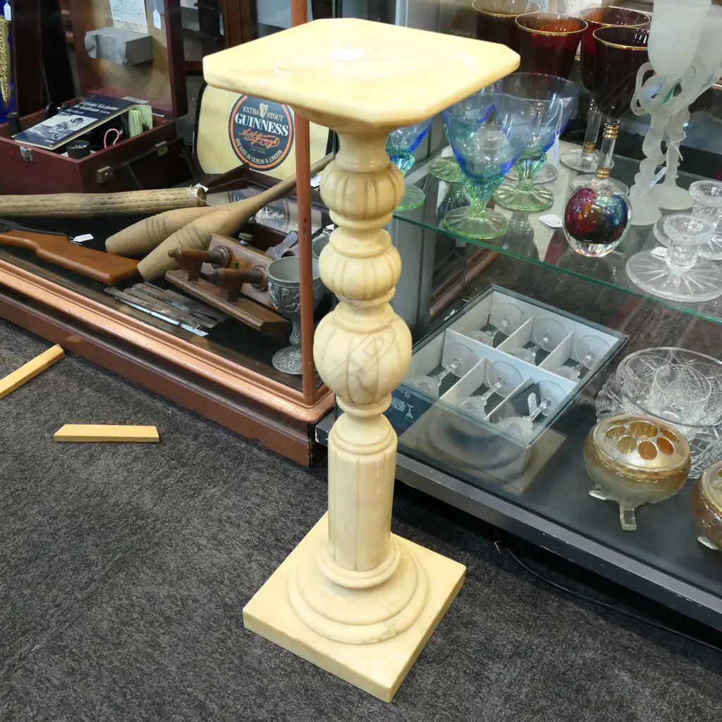 CREAM TONED ALABASTER TORCHERE/PLINTH Image 1++