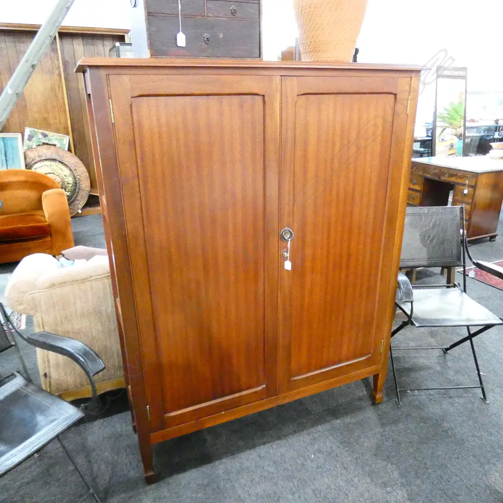 TALL BOOKCASE WITH CLOSED DOORS H. 1550MM W.  Image 1++