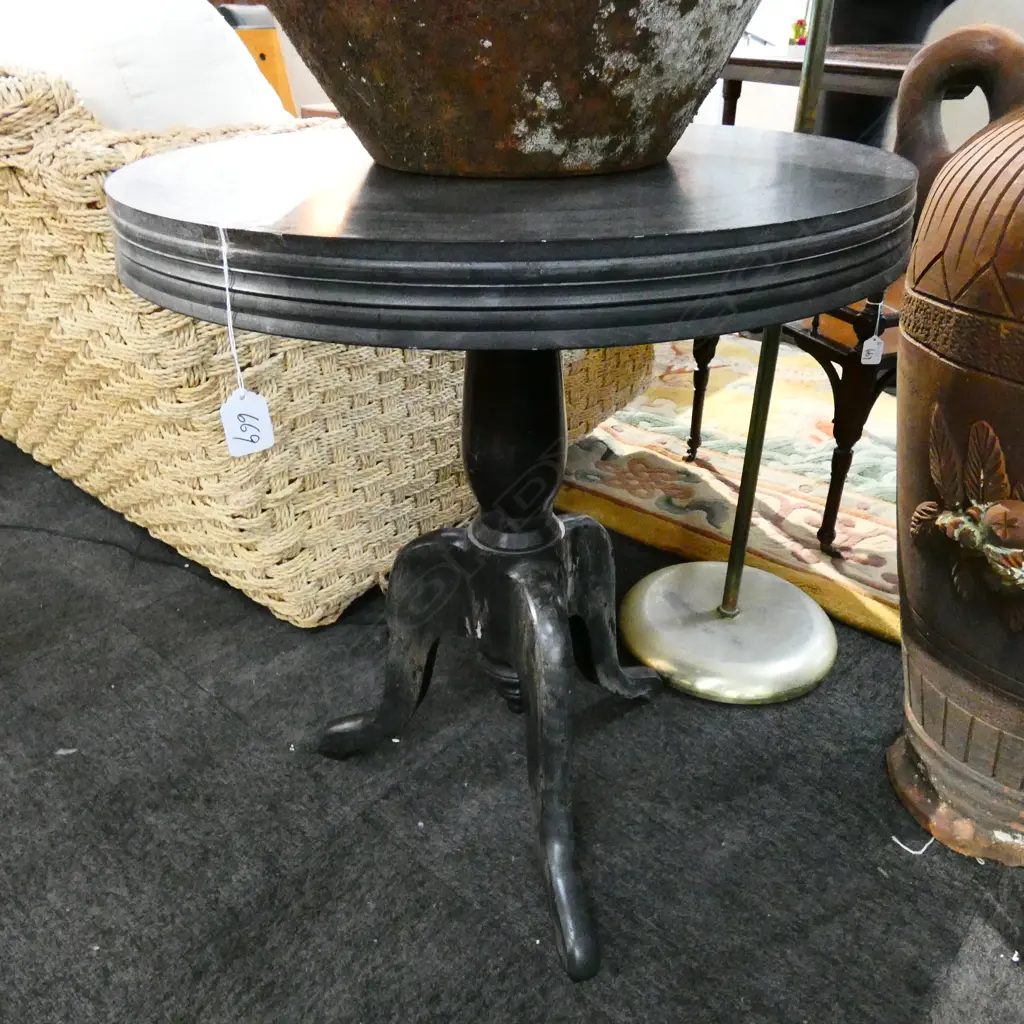 METAL CIRCULAR SIDE TABLE 525MM DIA Image 1++