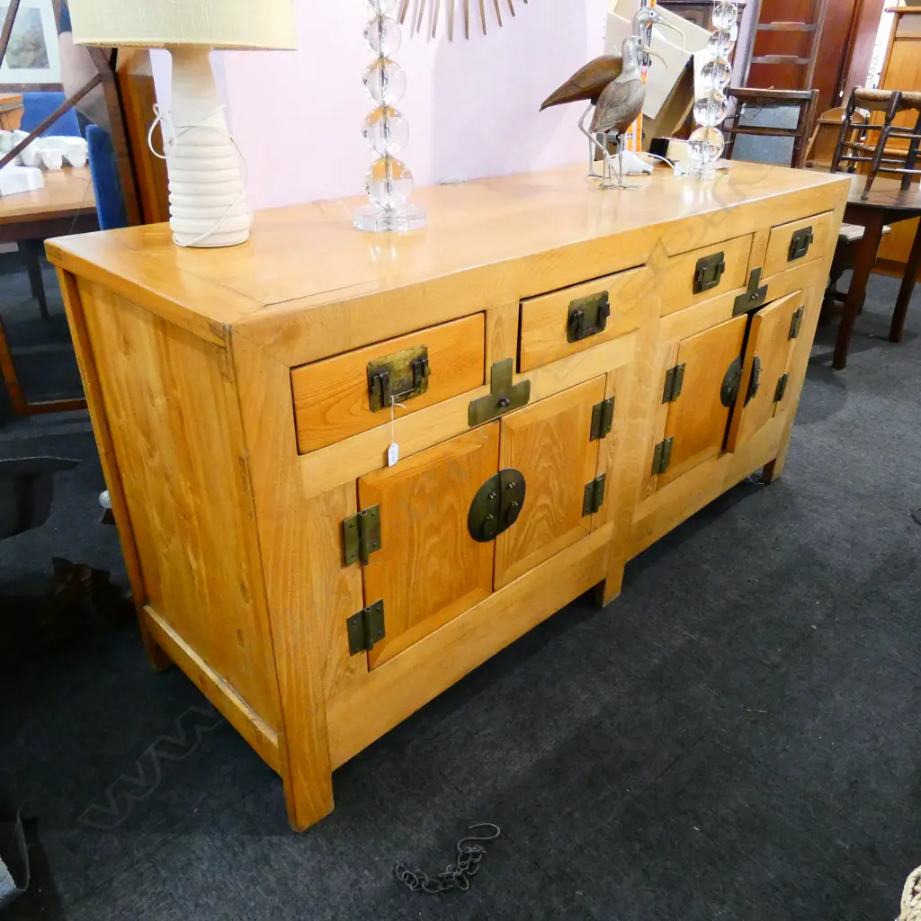 LARGE CHINESE SIDEBOARD Image 1++