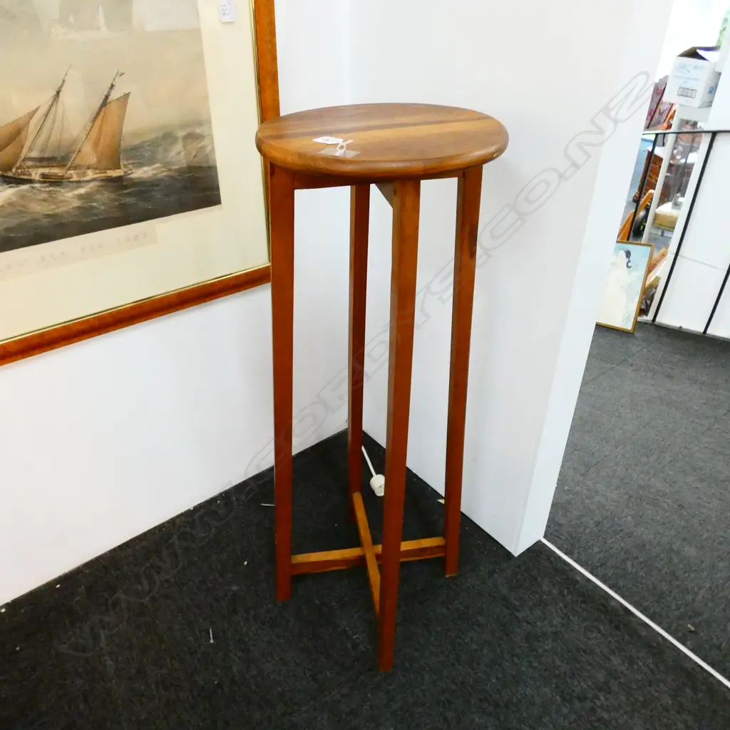 WOODEN PLANT STAND H. 940MM Image 1++