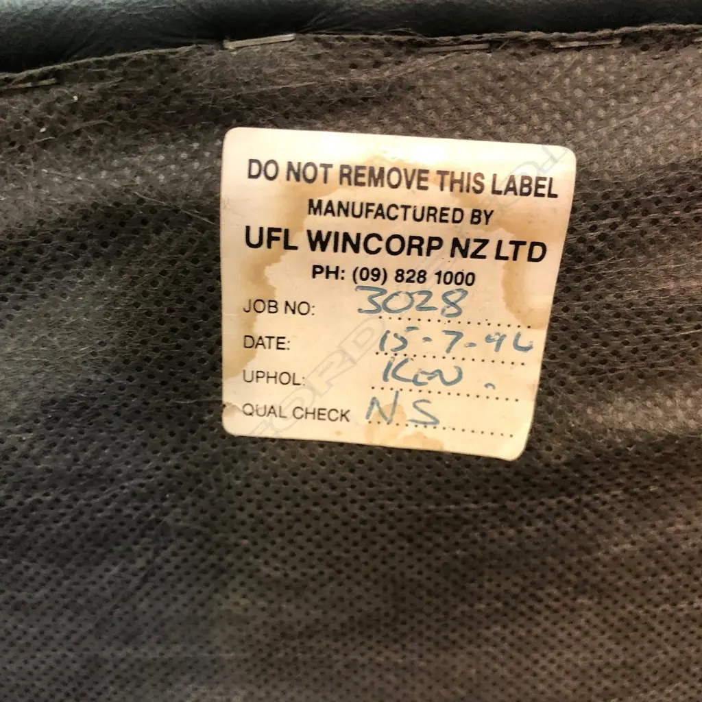 HEAVY QUALITY LEATHER AND PLY CHAIRS Image 1++
