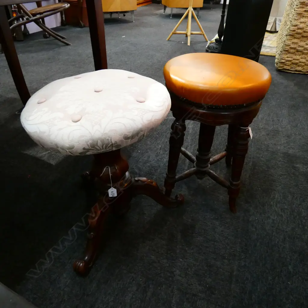 2 PIANO STOOLS, 1 REQUIRES ATTENTION H. 450MM  Image 1++