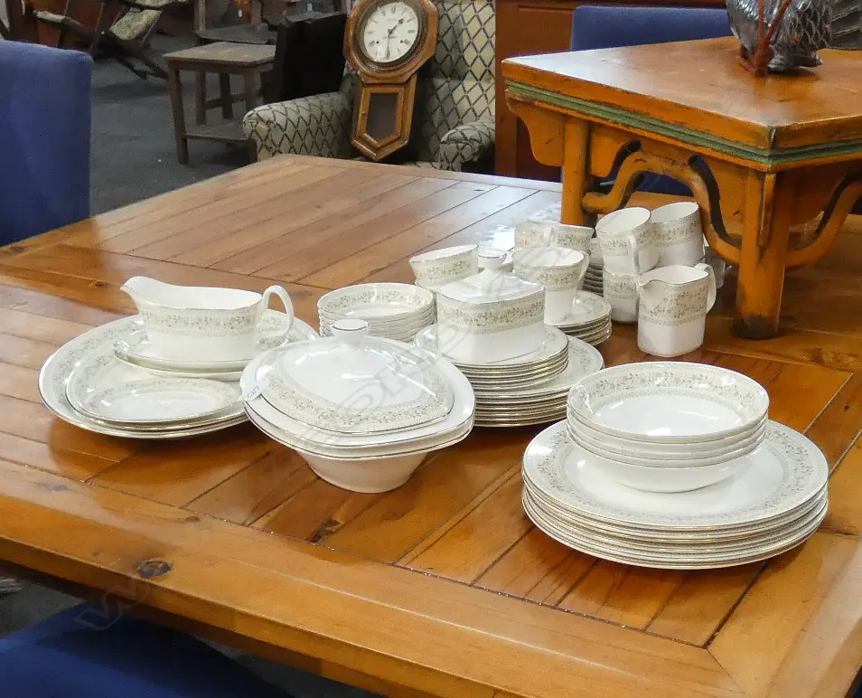 R/DOULTON PAISLEY DINNER SERVICE Image 1++