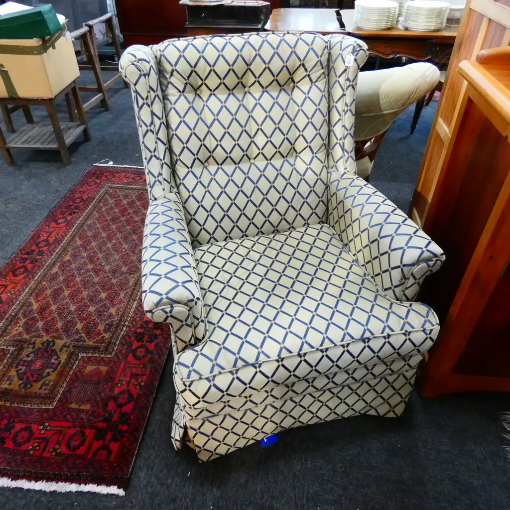 PR OF ARMCHAIRS Image 1++