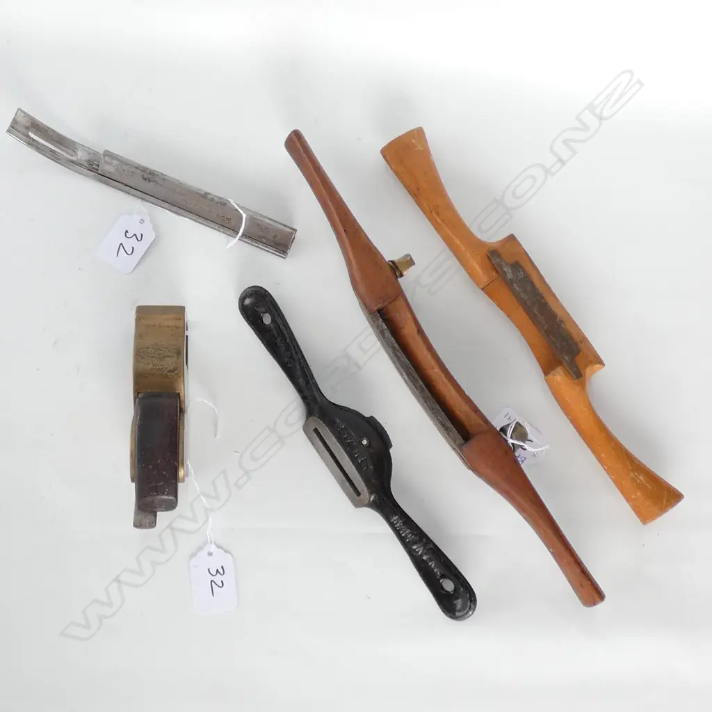 3 SPOKESHAVES +1 OTHER +RABBET PLANE Image 1++