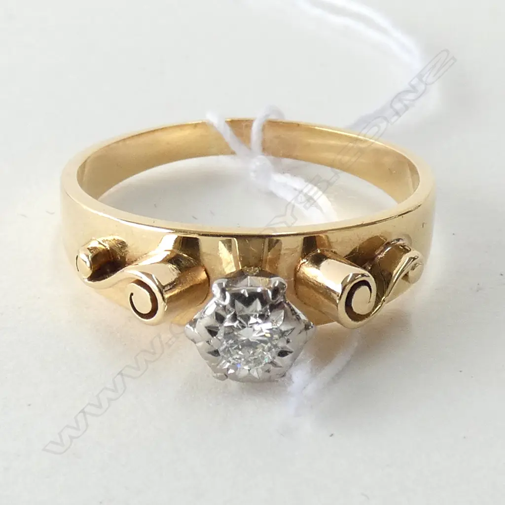 18CT GOLD DIAMOND SOLITAIRE RING WITH APPRAISAL Image 1++