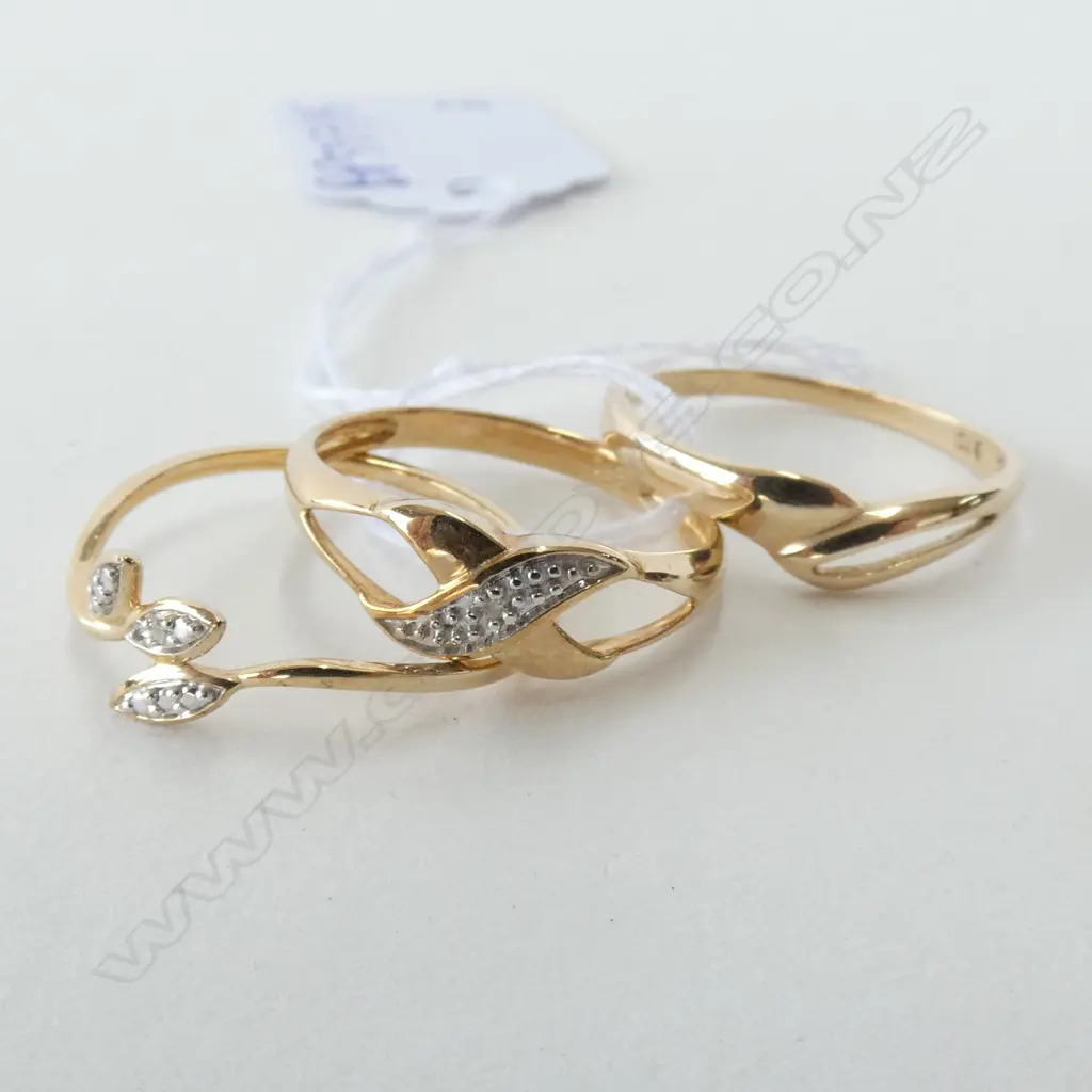 3 9CT GOLD RINGS 2.9 GRAMS TOTAL  Image 1++
