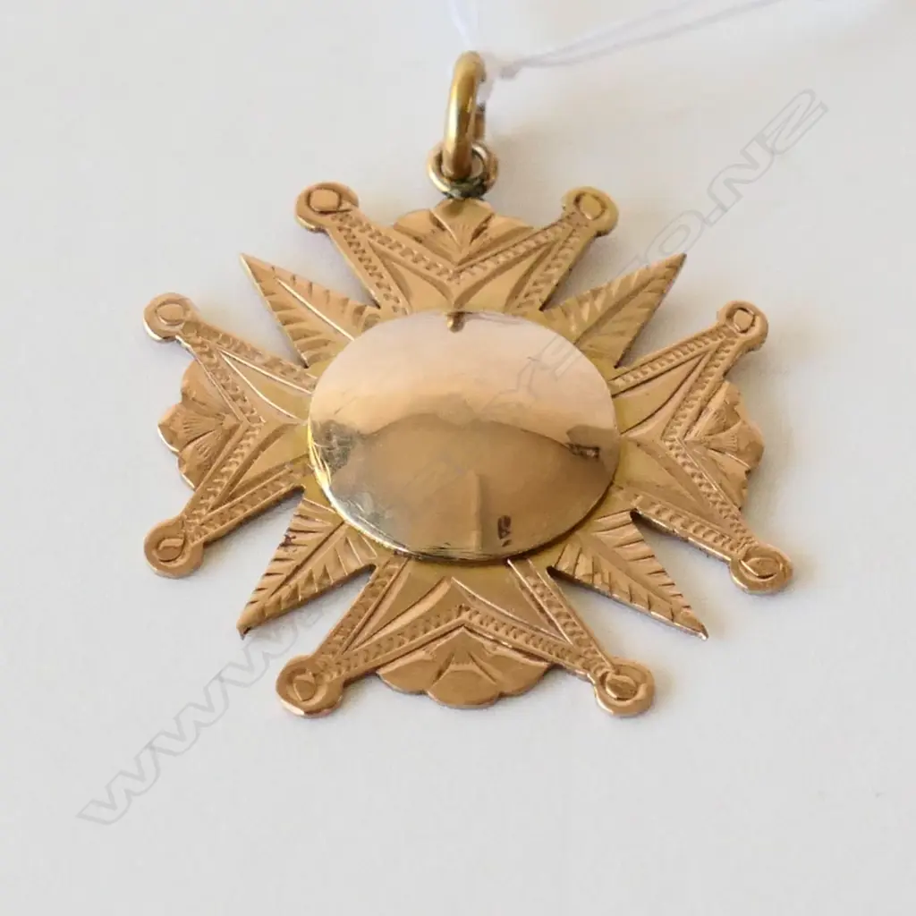 9CT COLONIAL NZ GEO WHITE FOB MEDALLION 8gms Image 1++