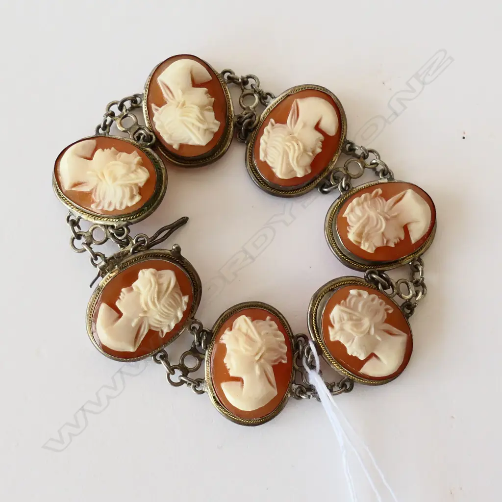 CAMEO BRACELET .800 SILVER Image 1++