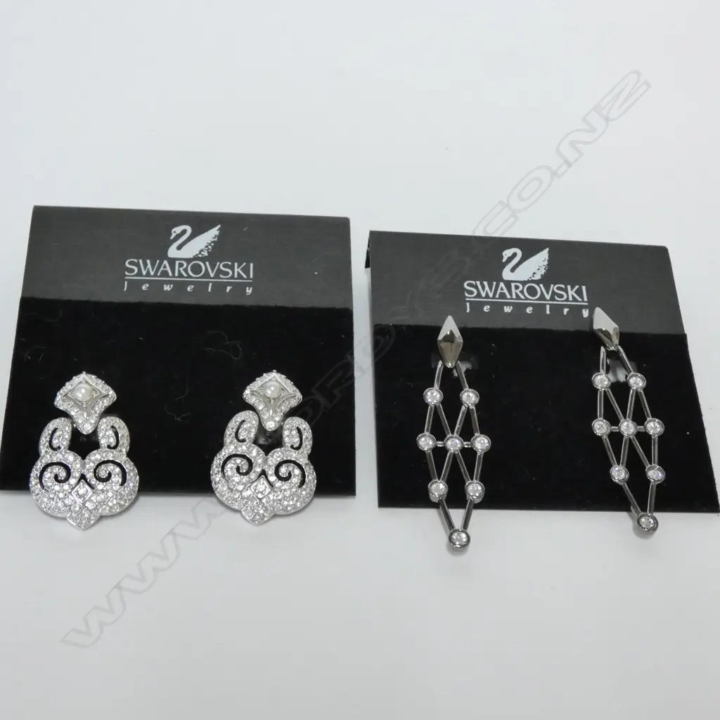 TWO PAIRS SWAROVSKI CRYSTAL EARRINGS Image 1++