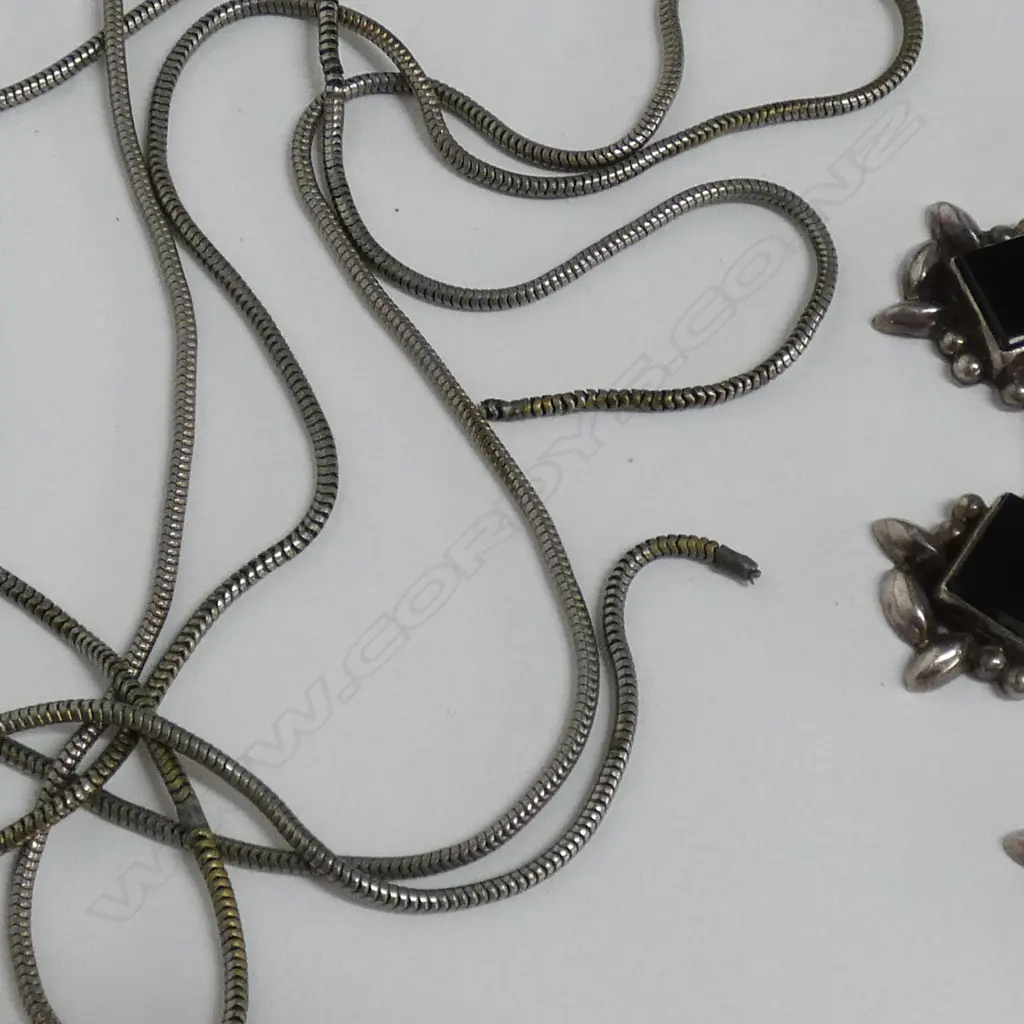 SILVER & DARK GLASS? NECKLACE/ PLATED BASE METAL SNAKE CHAIN, BROKEN Image 1++