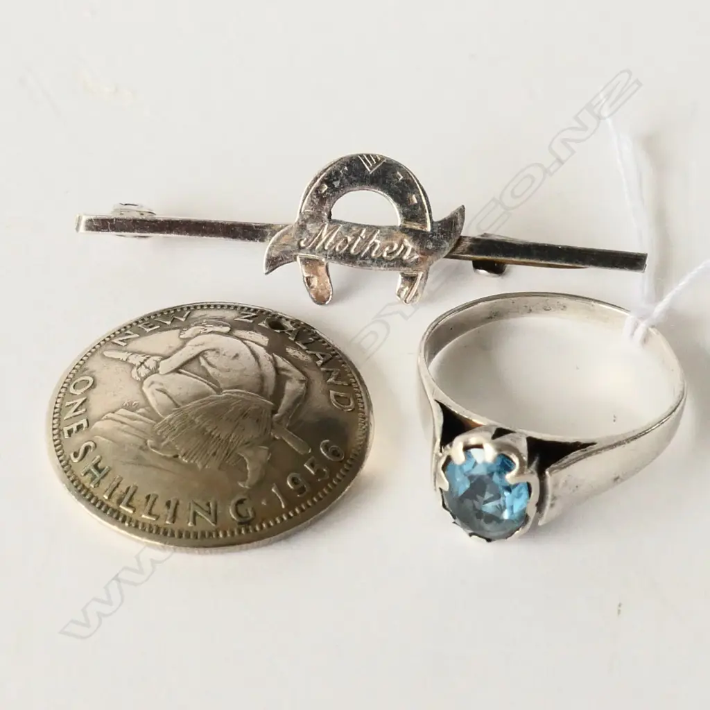 SILVER BROOCH & 1956 NZ SHILLING & SILVER RING Image 1++