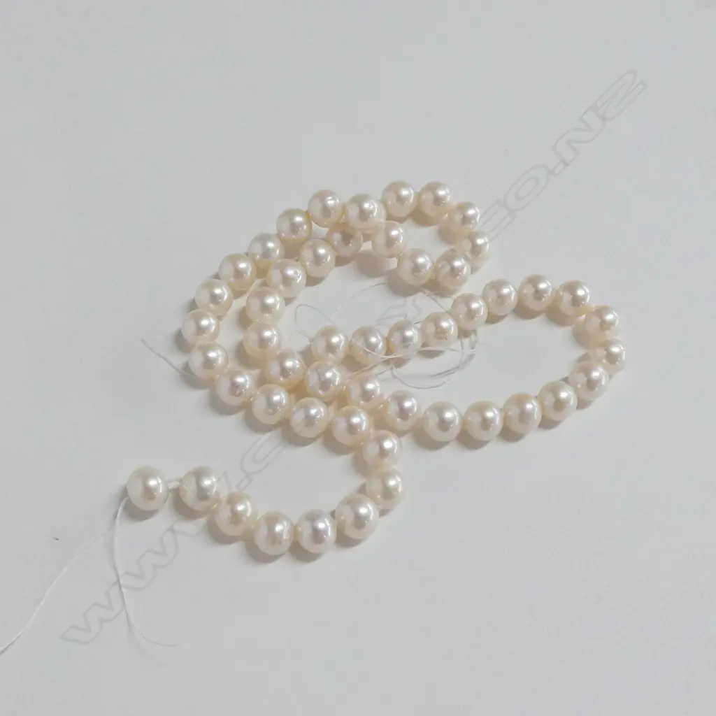 STRING OF WHITE ROUND 7MM CULTURED FRESH WATER PEARLS Image 1++