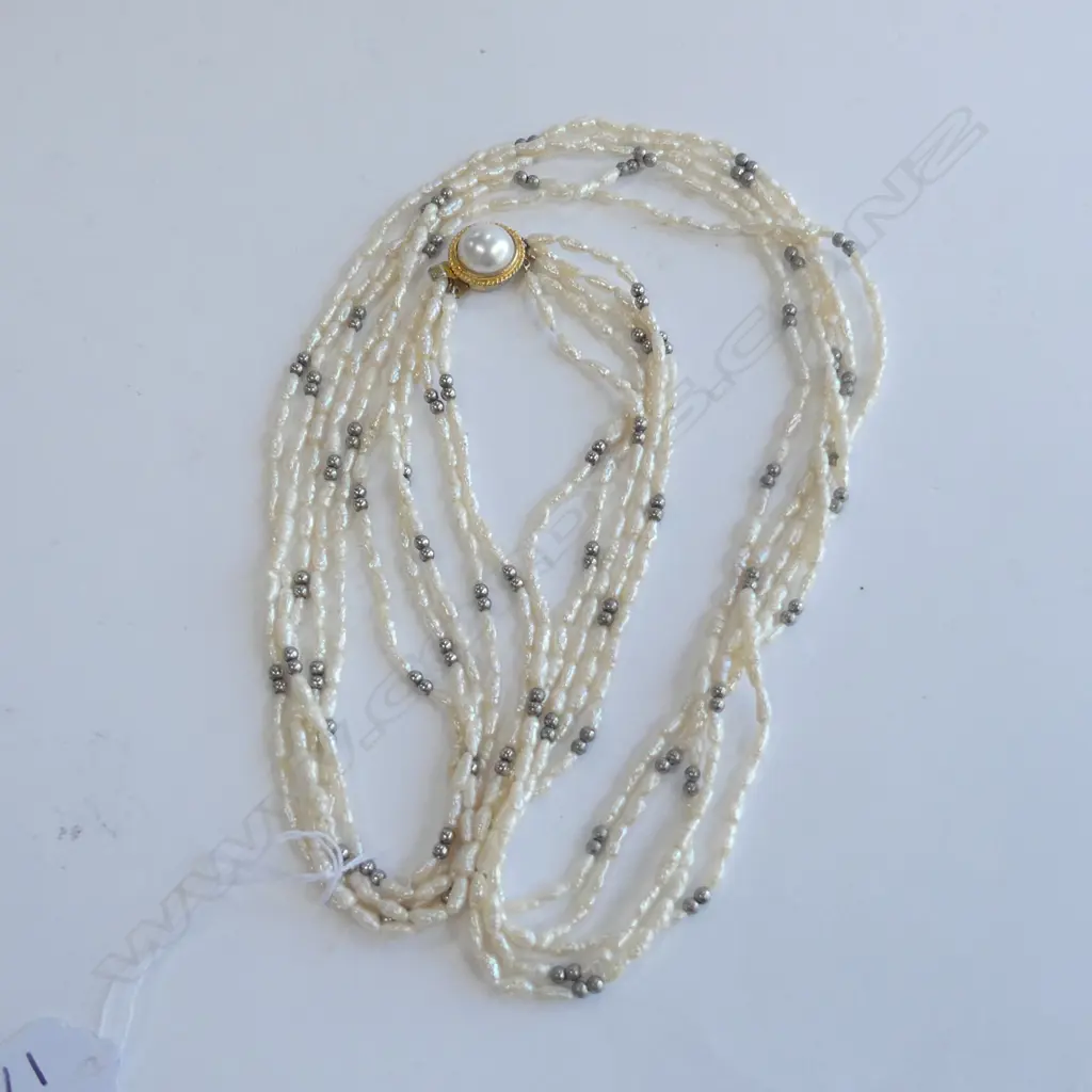 5 STRAND FRESH WATER PEARL NECKLACE  Image 1++