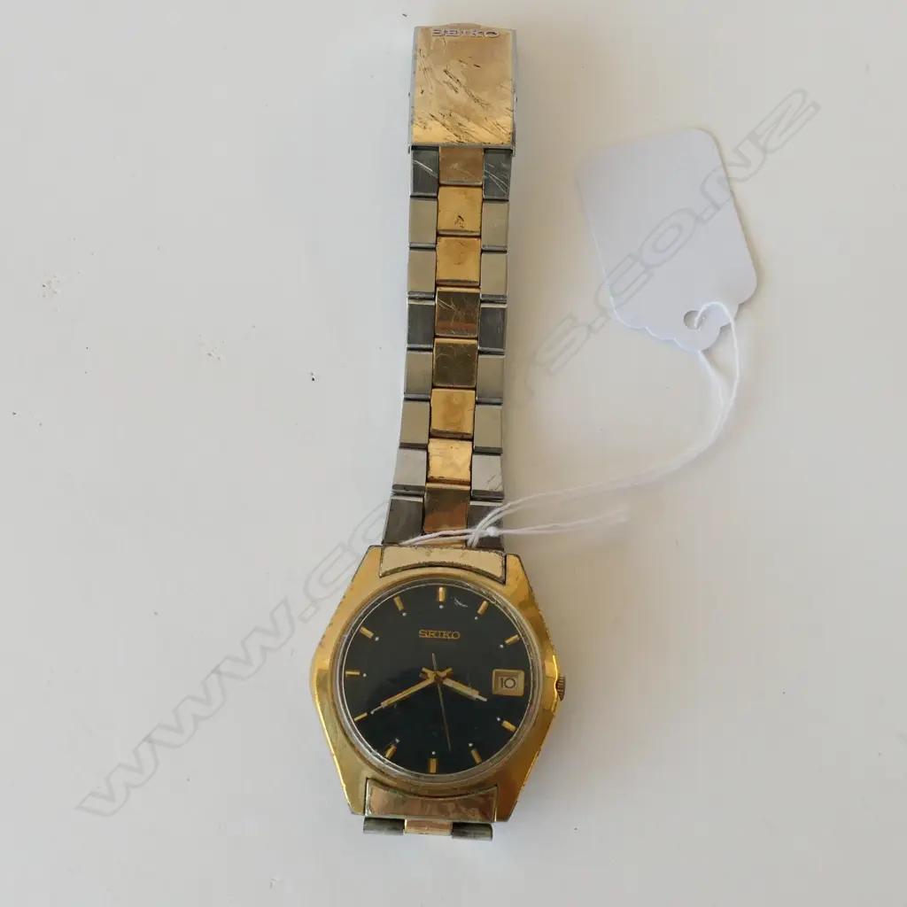 SEIKO VINTAGE GENTS WATCH, SWEEP SECOND, DATE, RARE BLUE DIAL. SEIKO STRAP Image 1++