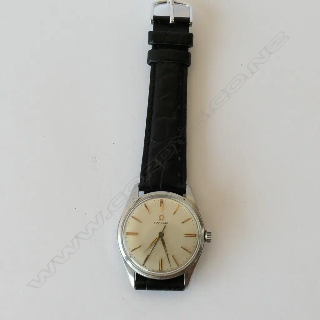 OMEGA GENTS WRISTWATCH, VINTAGE, SWEEP SECONDHAND, WINDUP, DATE, LOVELY CONDITION, NEW LEATHER STRAP Image 1++