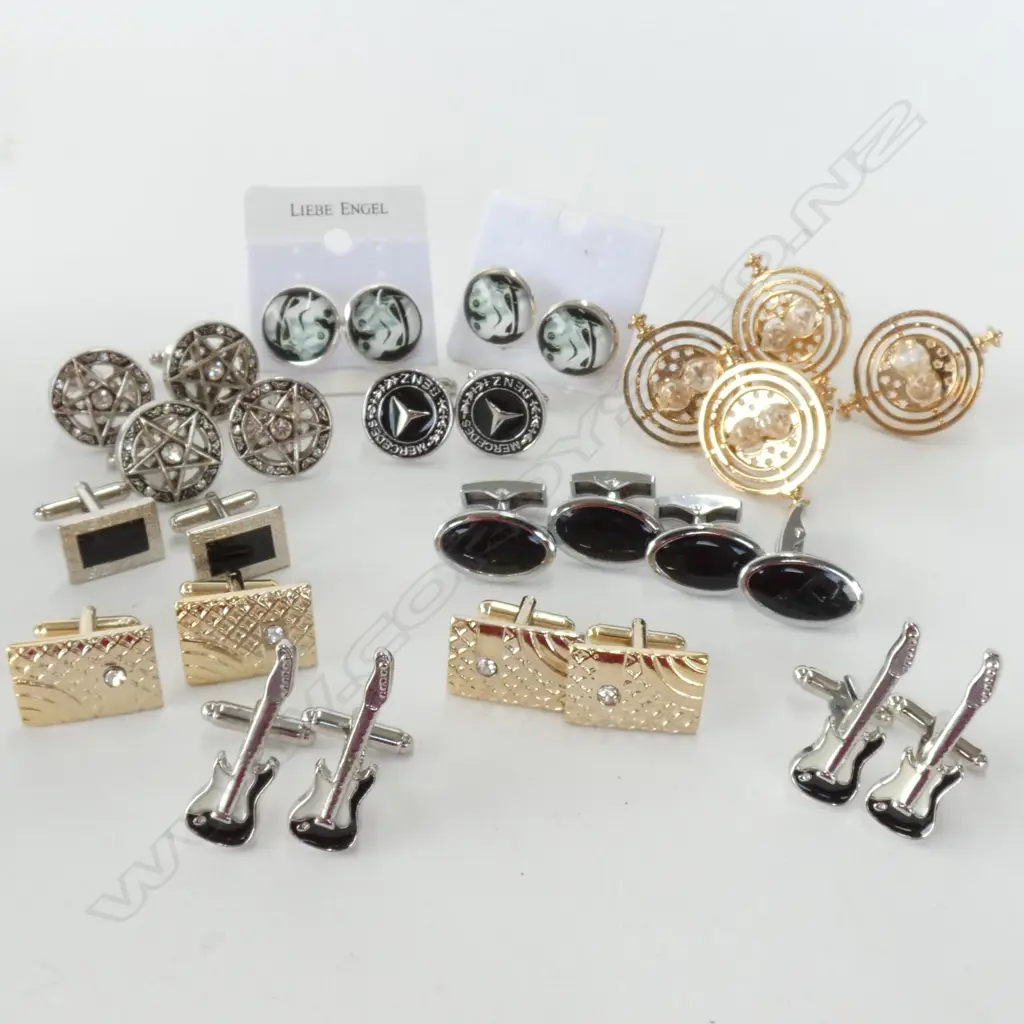 LOT OF ASST CUFF LINKS Image 1++