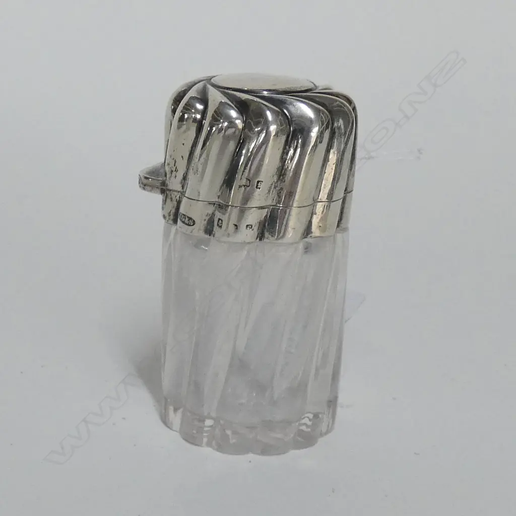 EDW SILVER TOPPED GLASS SMELLING SALTS JAR RIBBED Image 1++