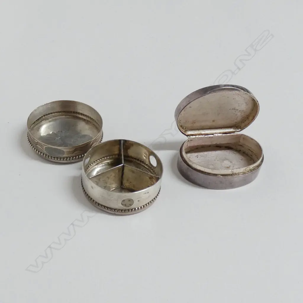 SILVER AND SILVER PLATE PILL BOXES Image 1++