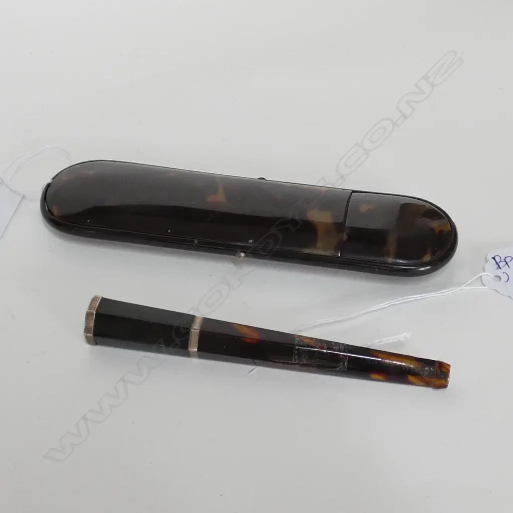 FAUX TORTOISHELL SPECTACLE CASE L. 150MM & STG CIGARETTE HOLDER Image 1++