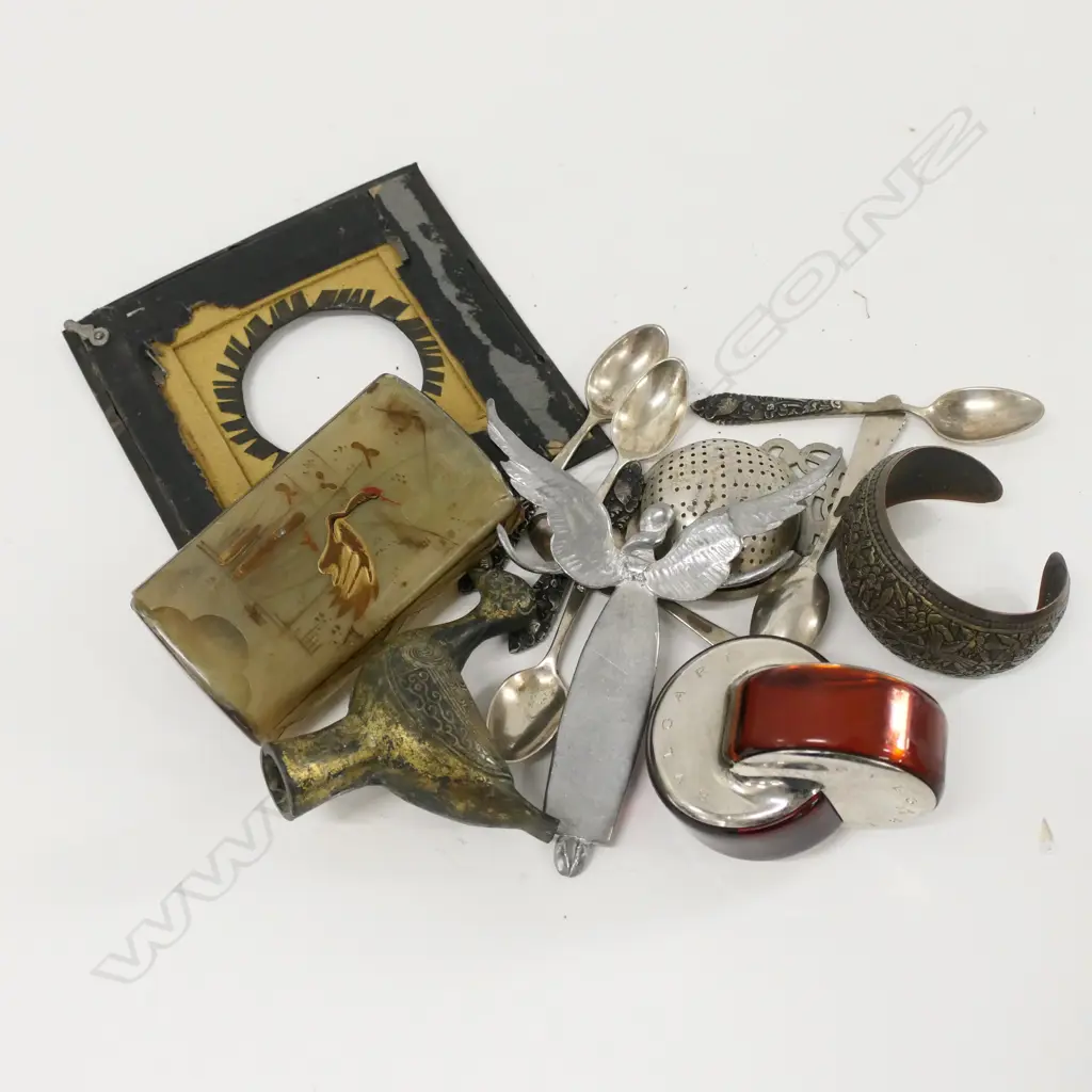 BOX ASST. SIVER & METAL ITEMS  Image 1++