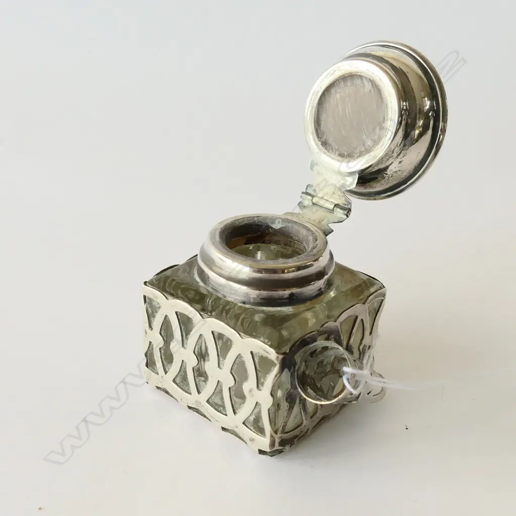 SILVER AND GLASS INKWELL WITH ATTACHED PEN HOLDER LONDON 1991 Image 1++