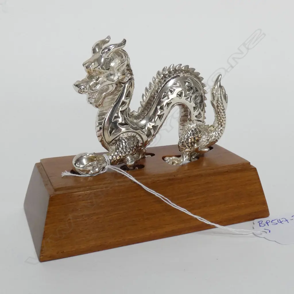 (19114) CHINESE SILVER ? DRAGON ON STAND Image 1++