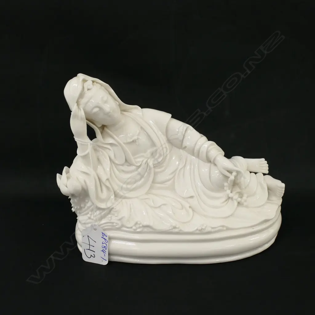BLANC DE CHINE KUAN YIN LYING ON HER SIDE  Image 1++