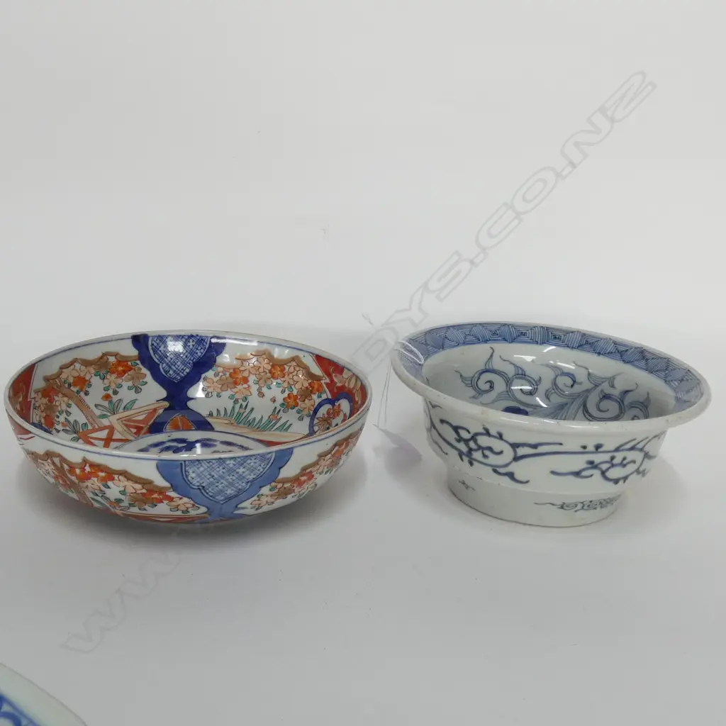 2 OLD JAPANESE BOWLS. IMARI & BLUE & WHITE Image 1++