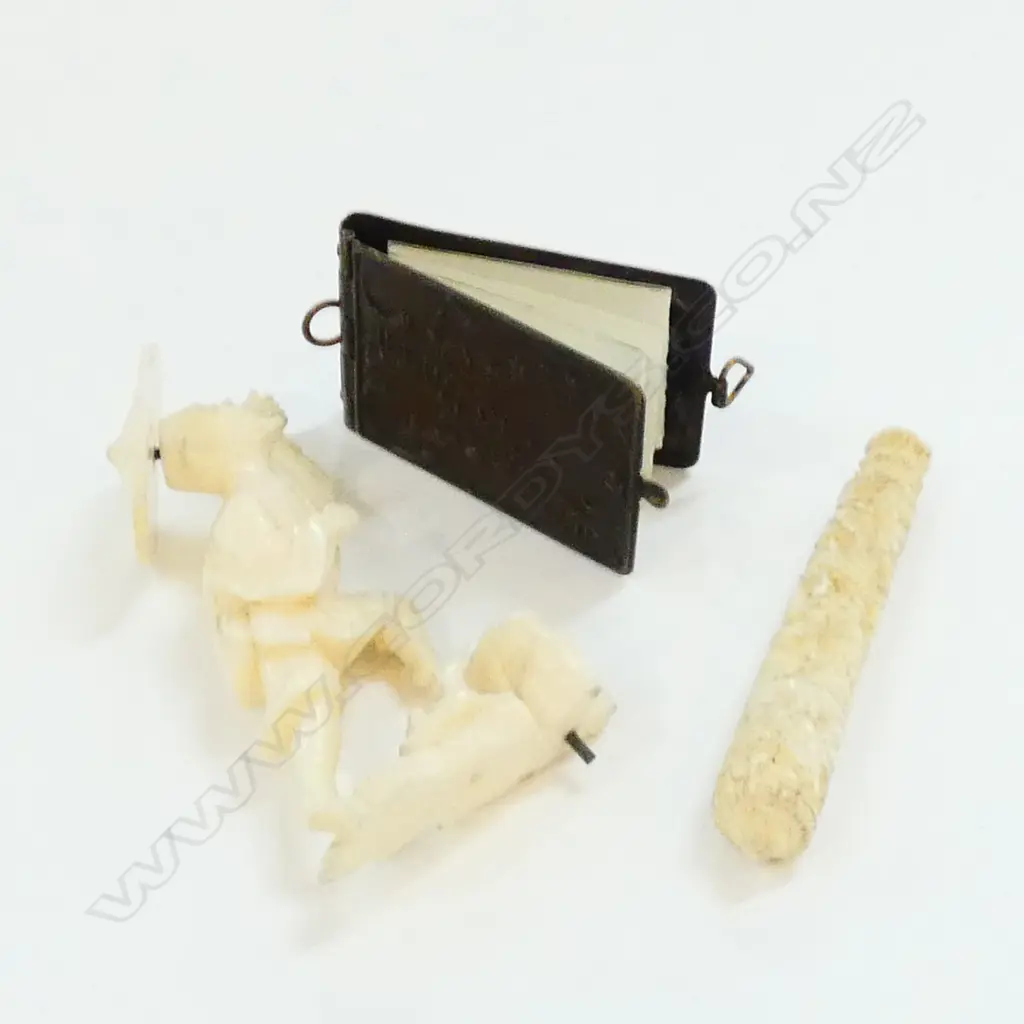3 ITEMS. IVORY FISHERMAN+NEEDLE CASE +MINI FRENCH PHOTO ALBUM Image 1++
