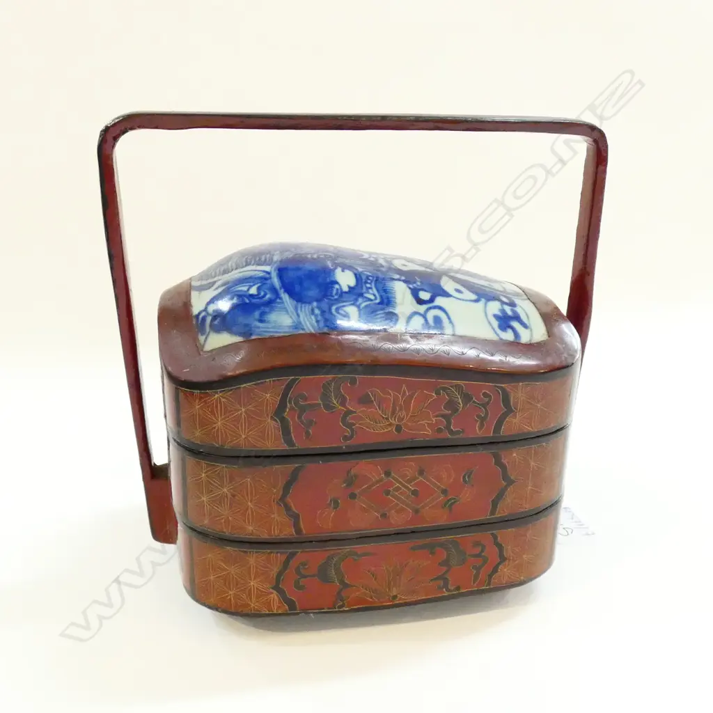 STACKING LACQUER BOX H. 210MM Image 1++