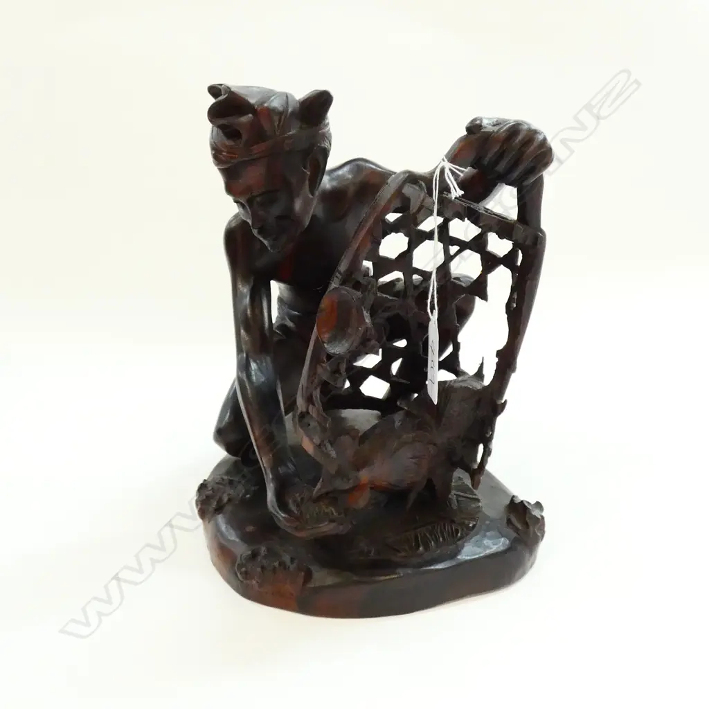 ORIENTAL CARVED ROSEWOOD FIGURE ROOSTER FEEDING Image 1++