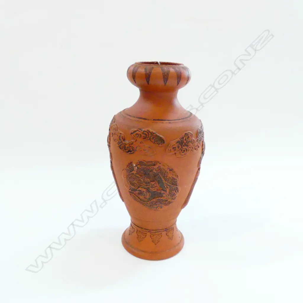 ORIENTAL TERRACOTTA VASE BALUSTER DRAGON DECORATION H.250mm Image 1++